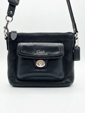 Coach Black Pebbled Leather Turn Lock Pocket Swingpack Crossbody Bag